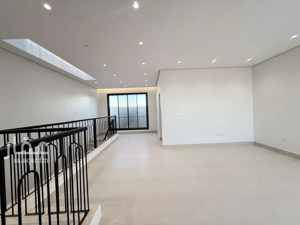 6 bedroom villa in Al Mahdiyyah 24