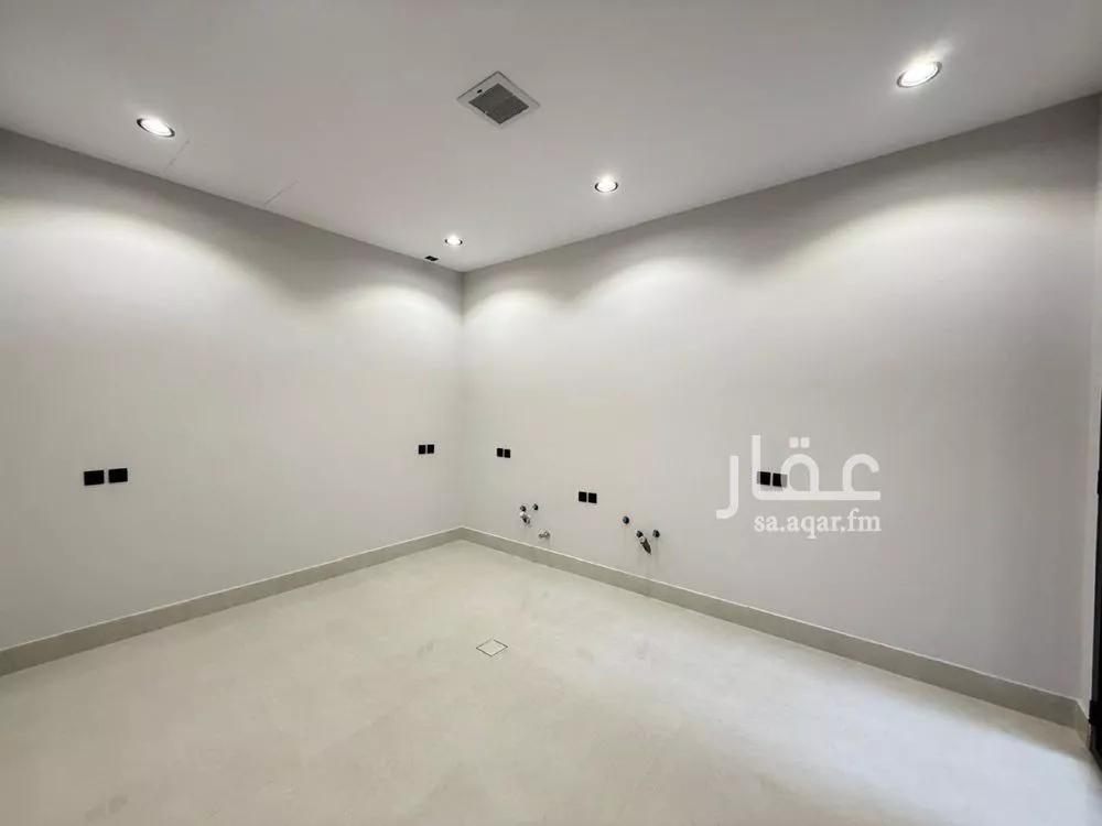 6 bedroom villa in Al Mahdiyyah 16