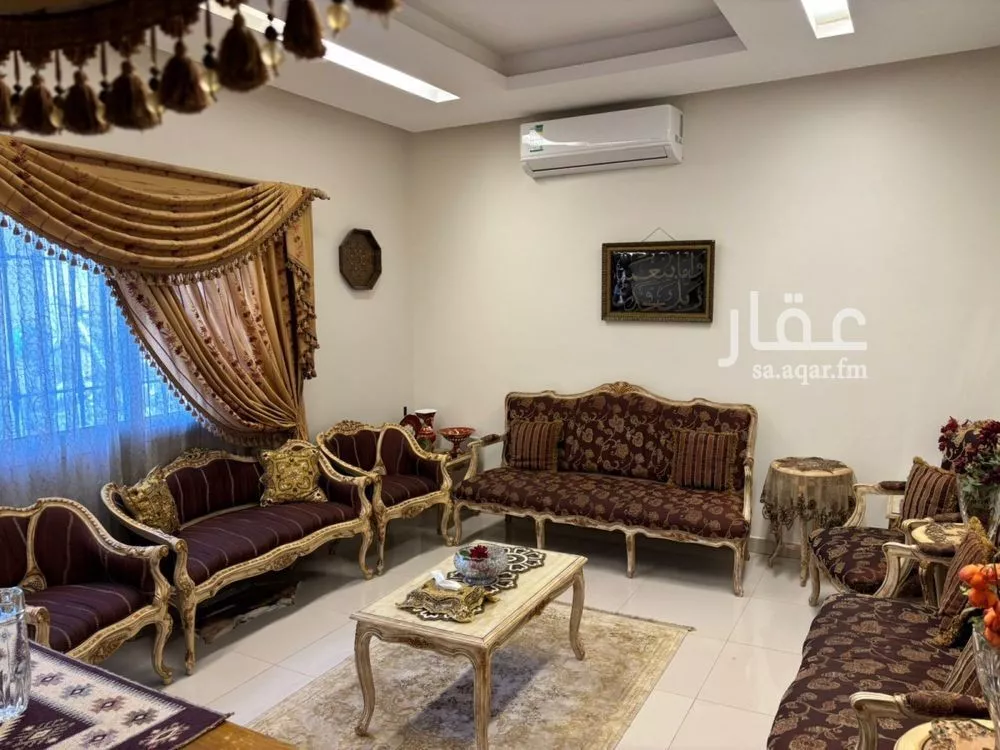فيلا 12 غرف في الوادي 4