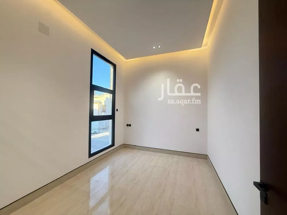 4 bedroom villa in Al Mahdiyyah 2
