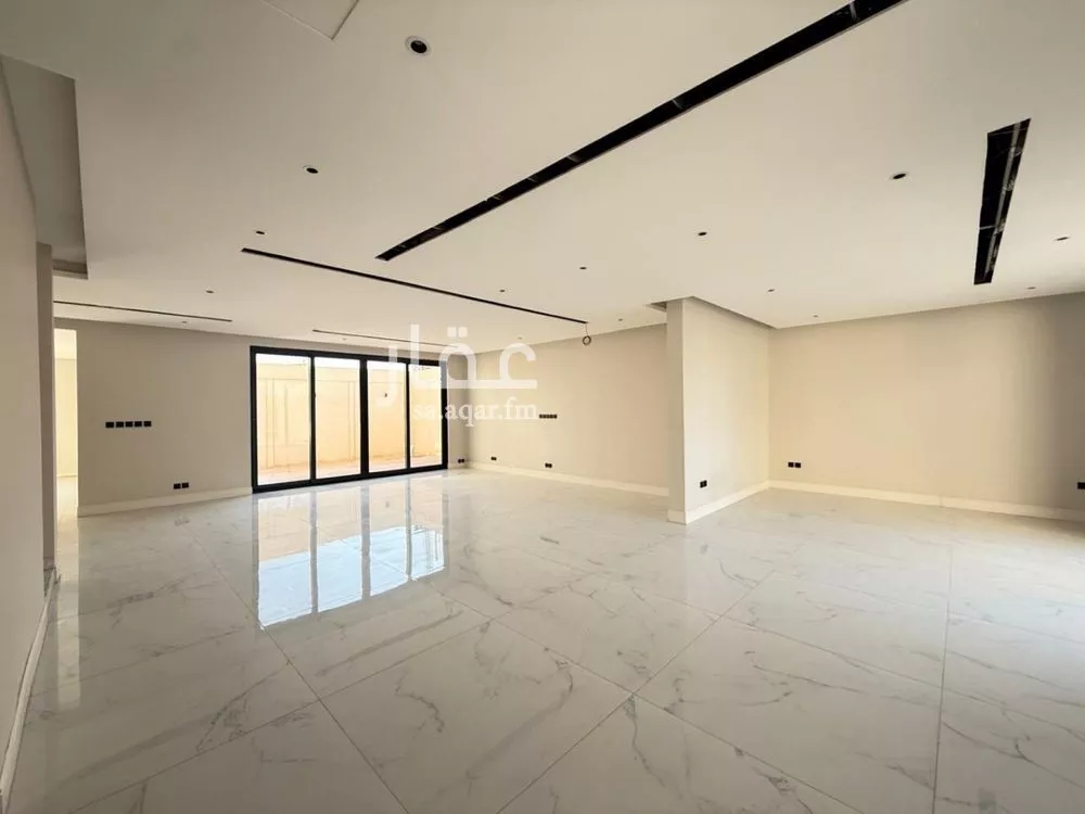 5 bedroom villa in Al Mahdiyyah 8