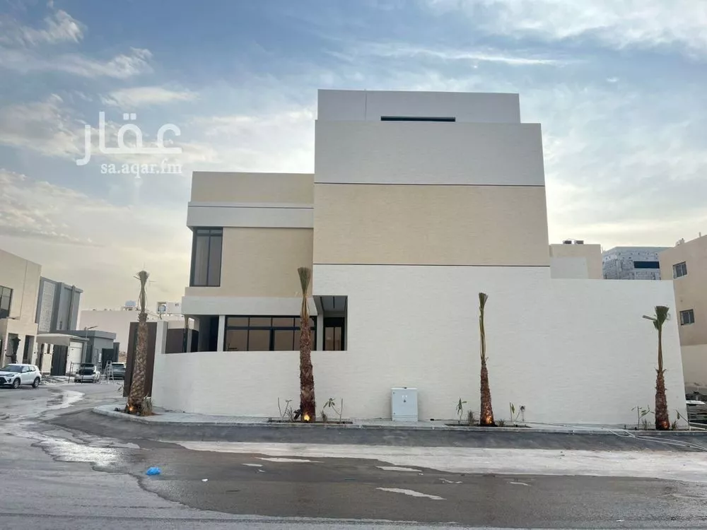 6 bedroom villa in Al Mahdiyyah 3