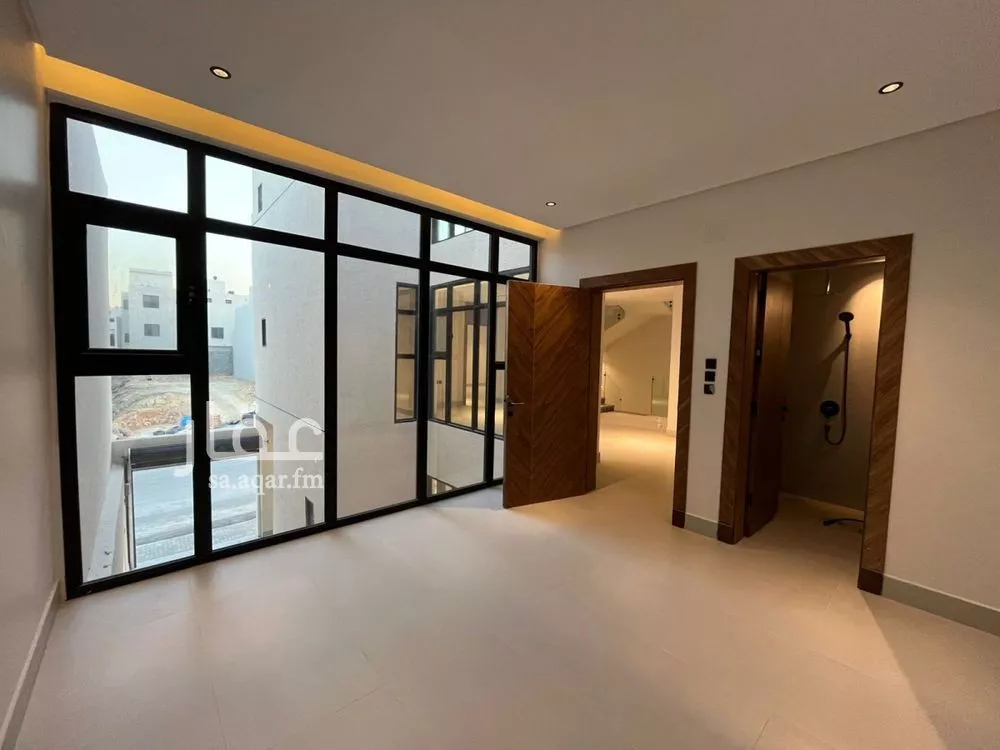 5 bedroom villa in Al Mahdiyyah 8