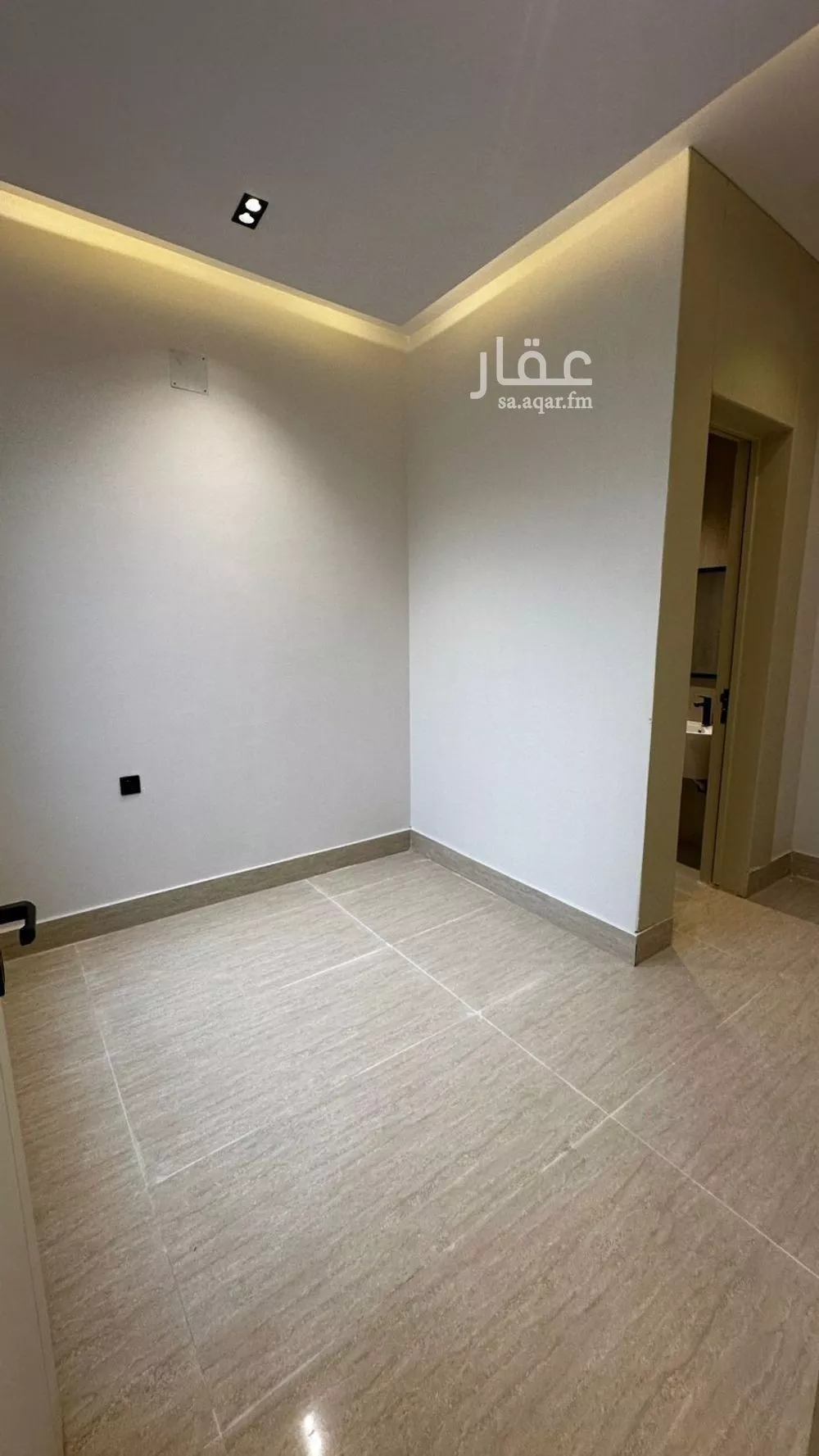 5 bedroom villa in Dhahrat Laban 11