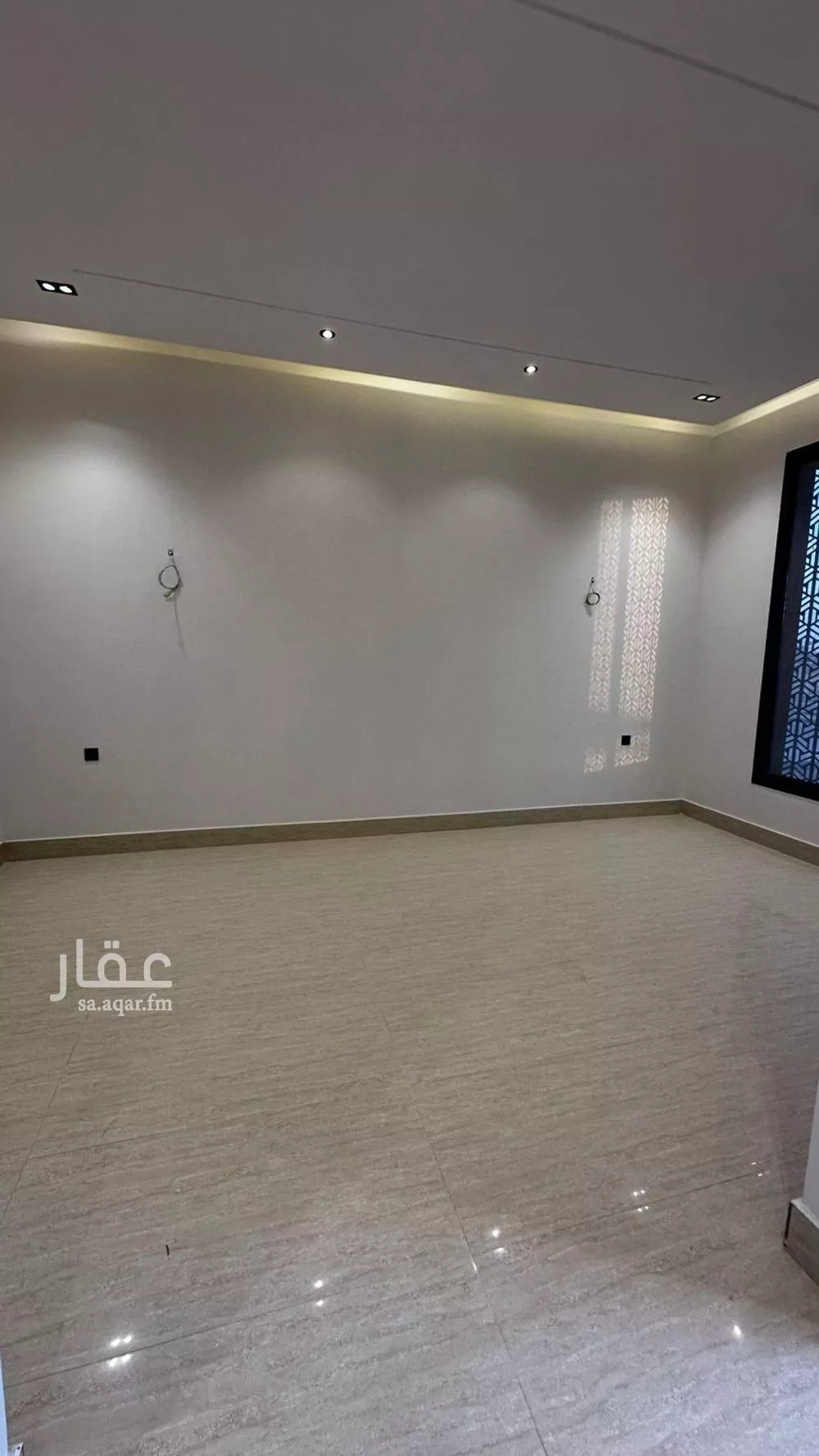 5 bedroom villa in Dhahrat Laban 9