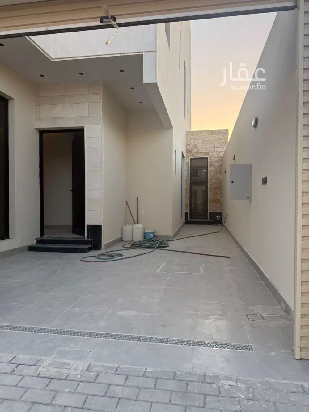 فيلا 4 غرف في العارض 6