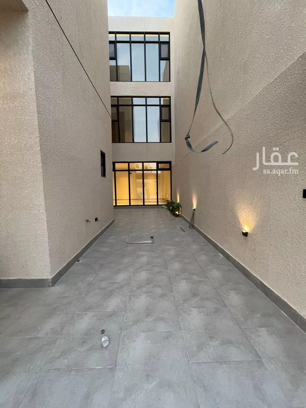 فيلا 4 غرف في المهدية 6