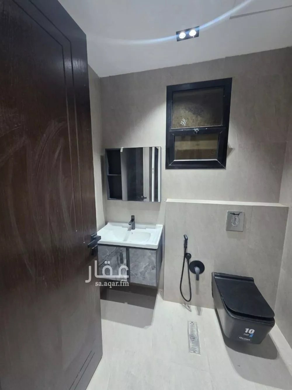 6 bedroom villa in Al Rimal 4