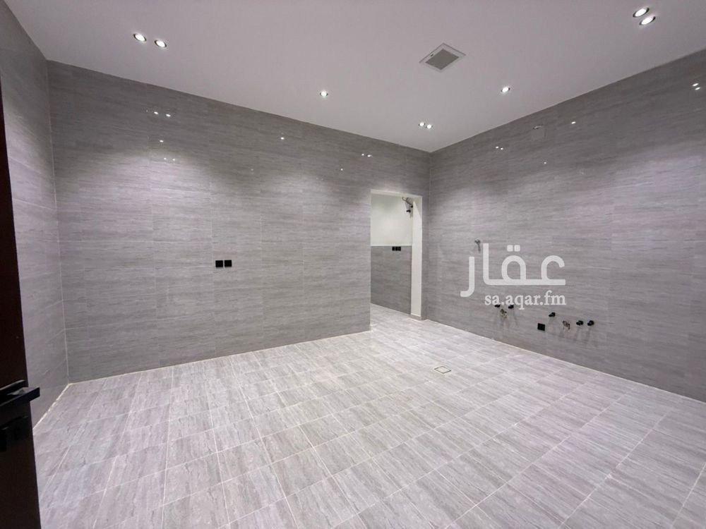 3 bedroom villa in Okaz, Riyadh 15