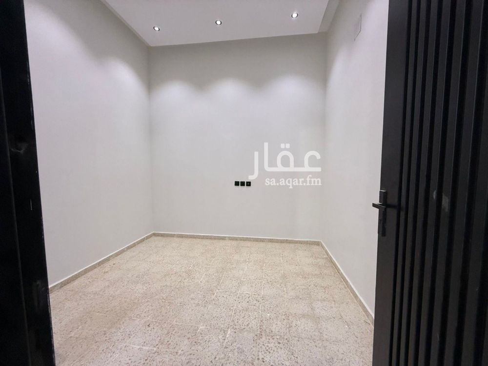 3 bedroom villa in Okaz, Riyadh 11