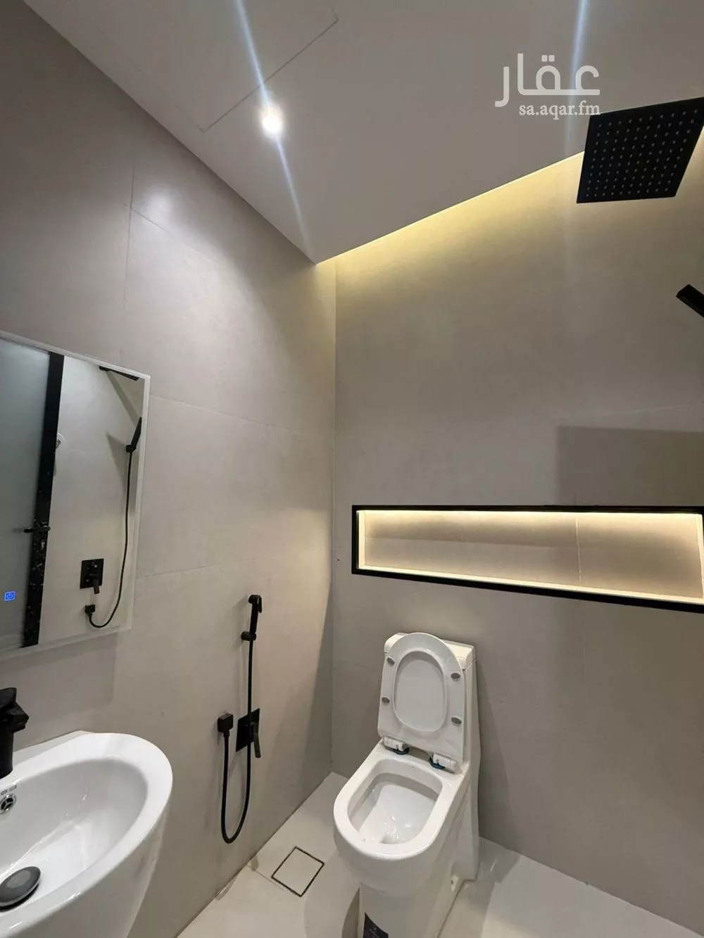 6 bedroom villa in Al Mahdiyyah 11