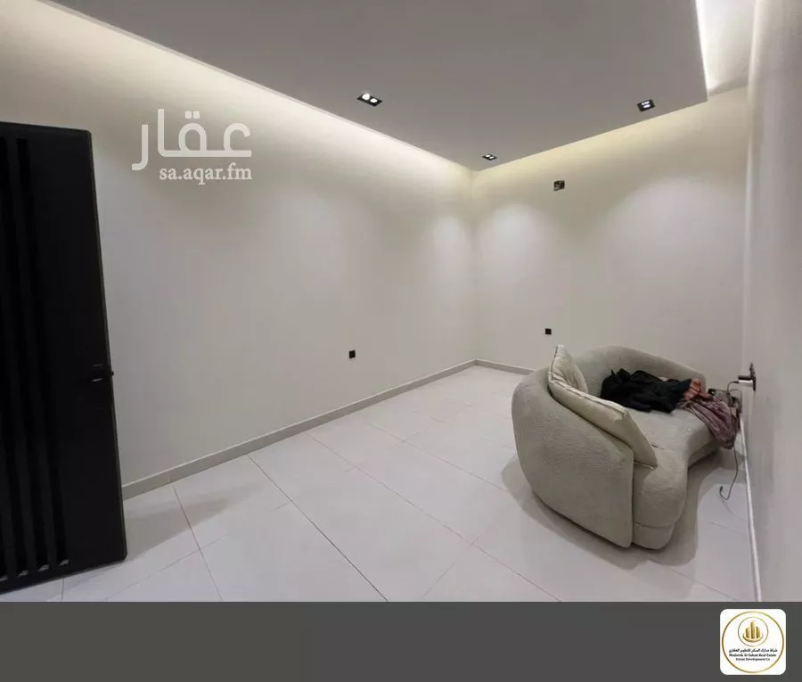 8 bedroom villa in Ash Sharq 16