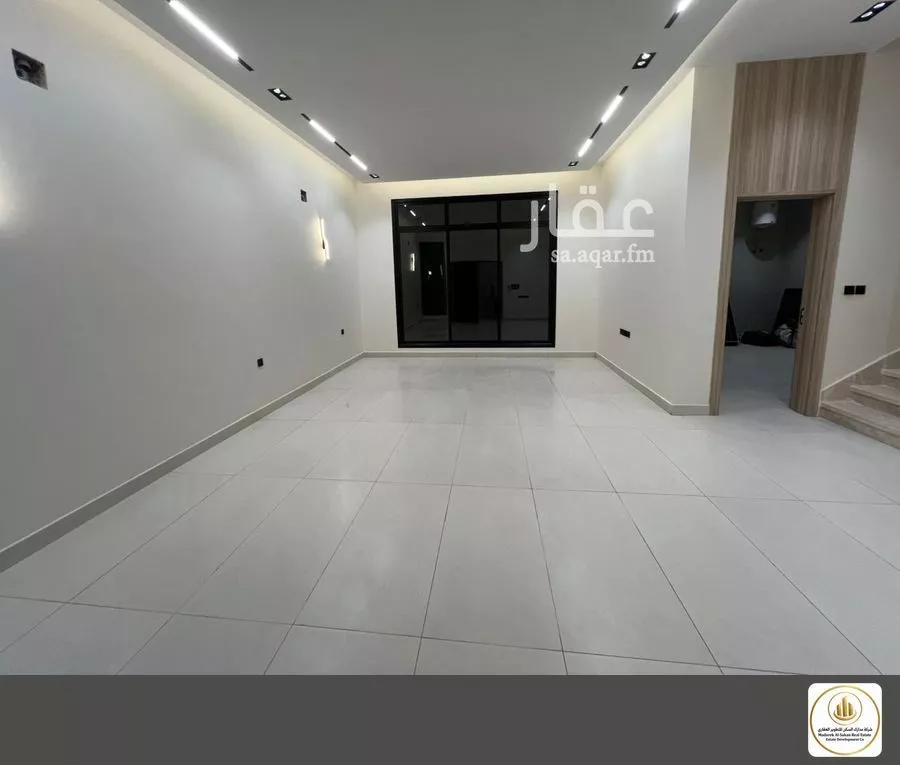 8 bedroom villa in Ash Sharq 19