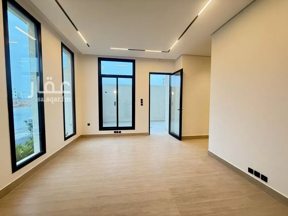 5 bedroom villa in Al Mahdiyyah 18