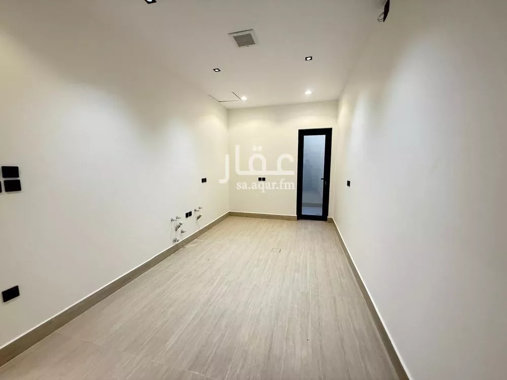 5 bedroom villa in Al Mahdiyyah 28