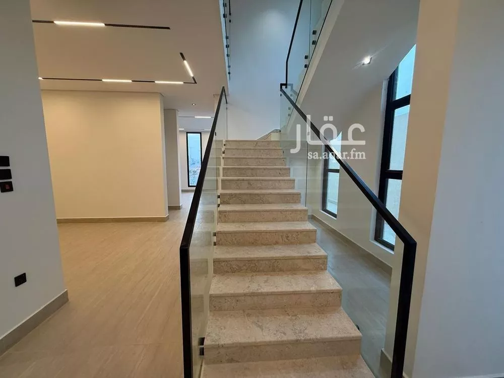 5 bedroom villa in Al Mahdiyyah 4