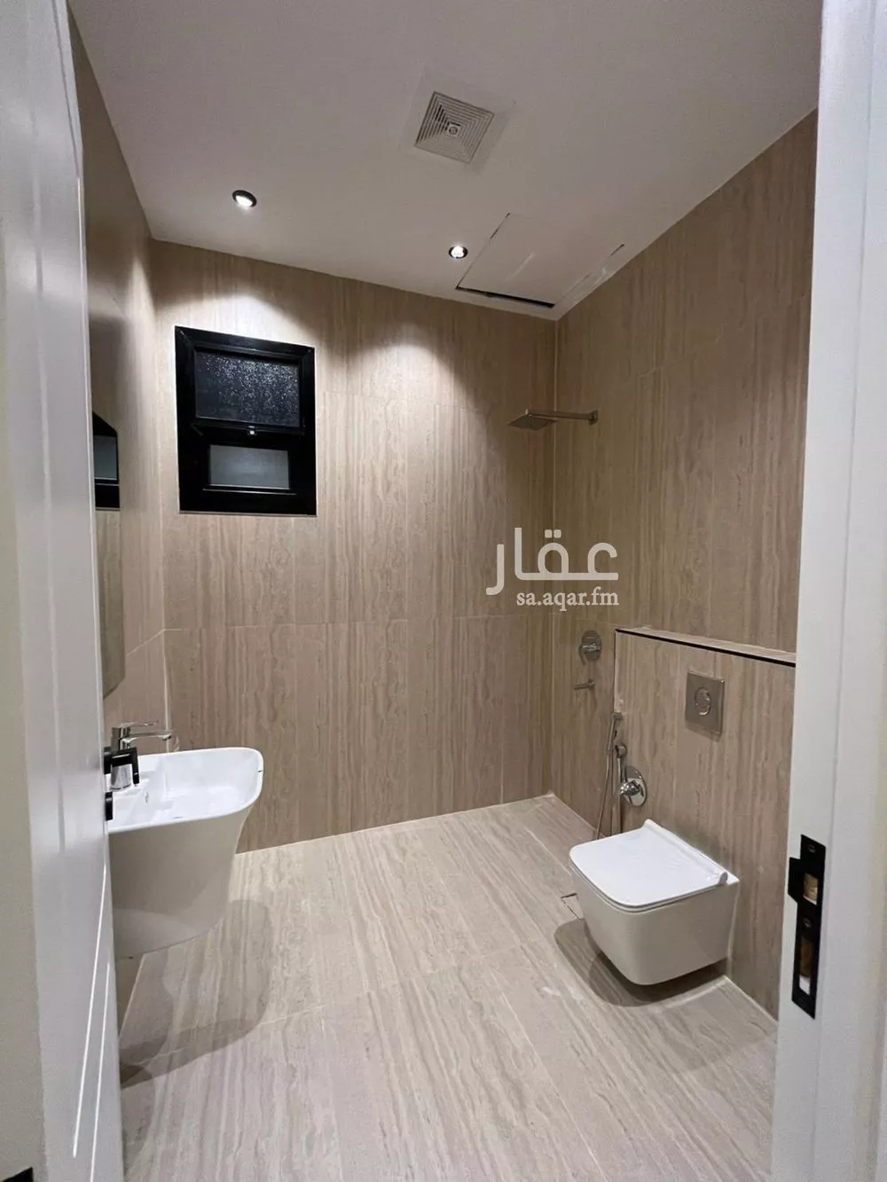 6 bedroom villa in Al Mahdiyyah 13