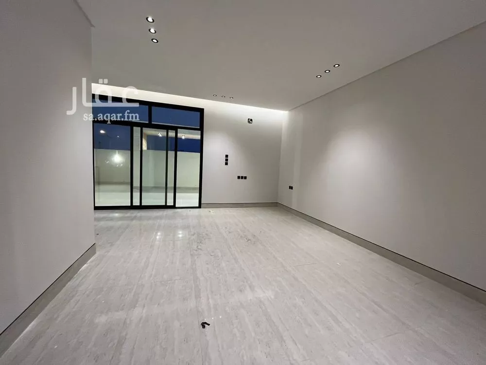 5 bedroom villa in Al Mahdiyyah 22