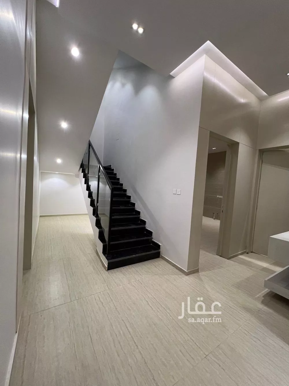 فيلا 6 غرف في النظيم 17