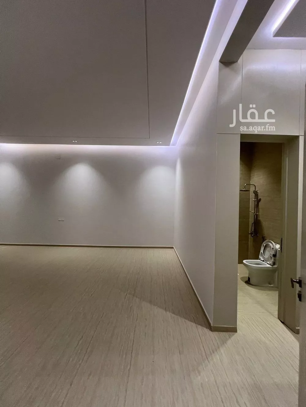 فيلا 6 غرف في النظيم 21