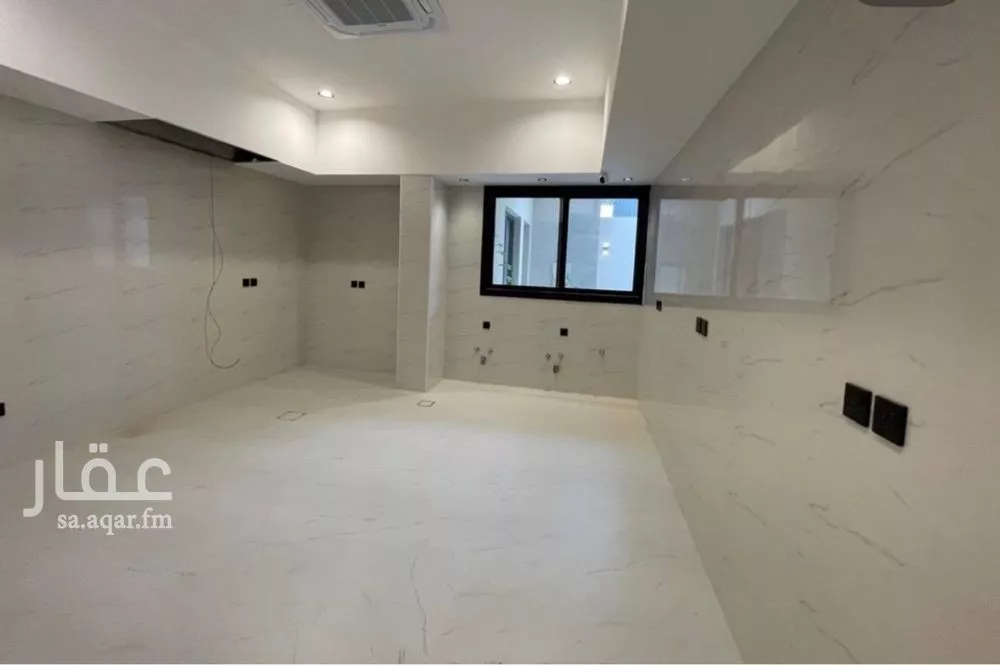 5 bedroom villa in Al Aridh 12
