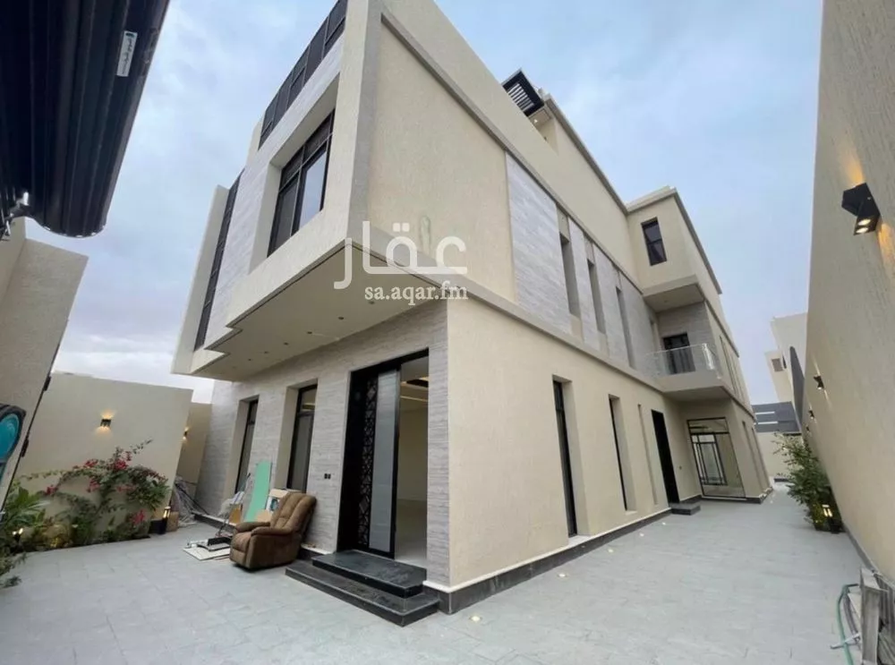 5 bedroom villa in Al Aridh 6