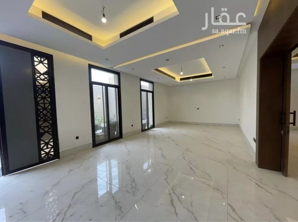 5 bedroom villa in Al Aridh 9