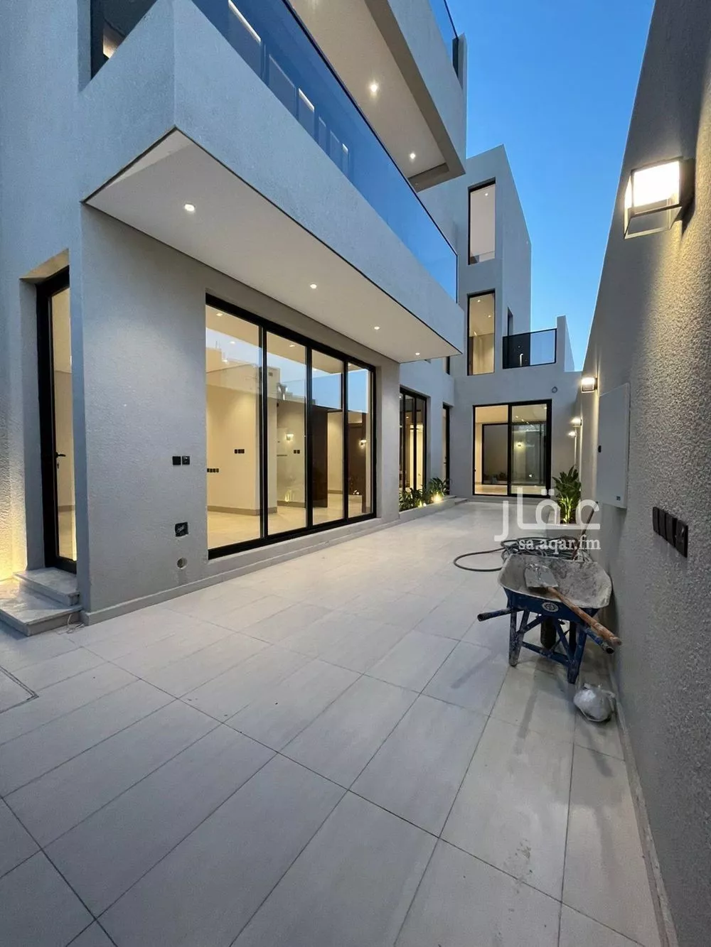 5 bedroom villa in Al Mahdiyyah 4