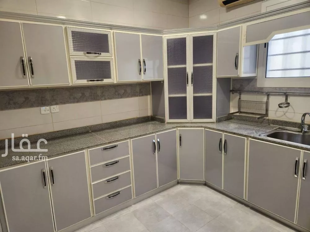 3 bedroom floor in Al Yasmin 4