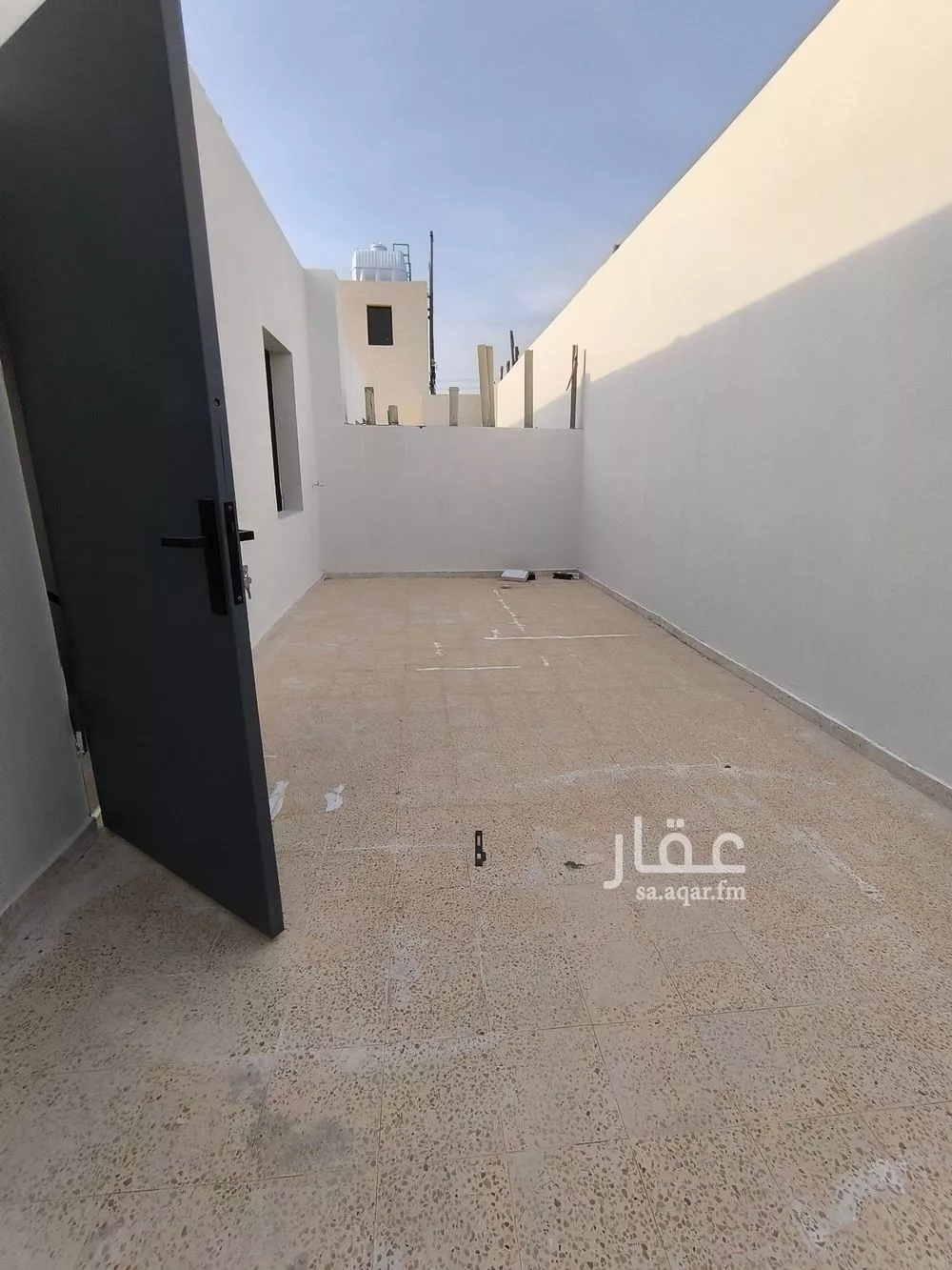 فيلا 5 غرف في عكاظ 18