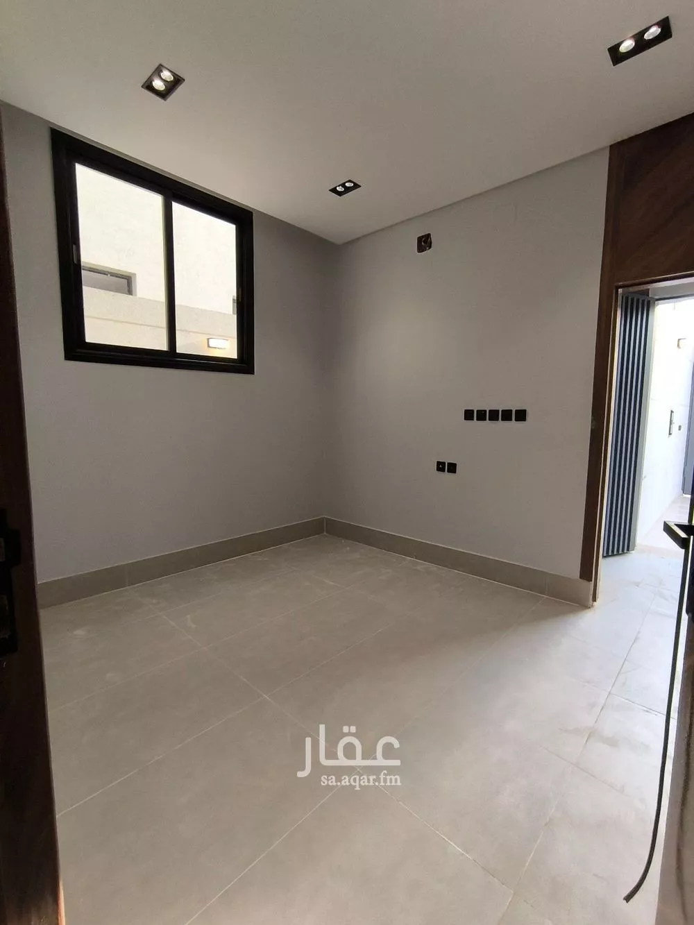 فيلا 5 غرف في عكاظ 4