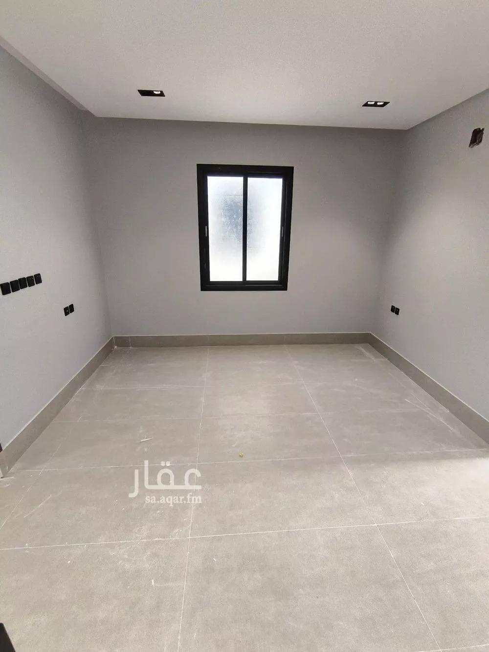 فيلا 5 غرف في عكاظ 7