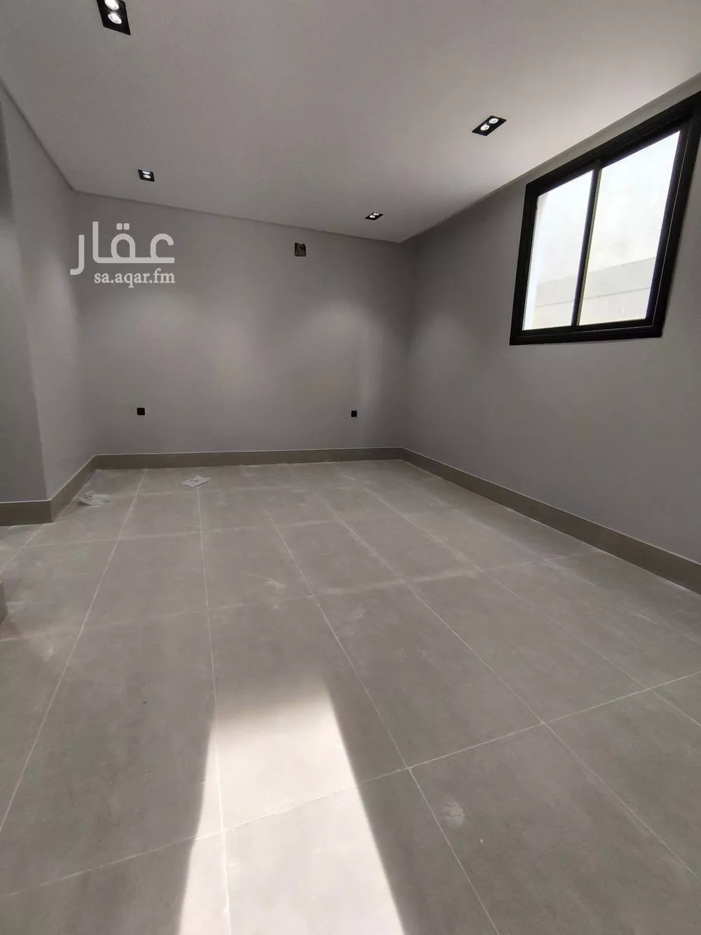 فيلا 5 غرف في عكاظ 8
