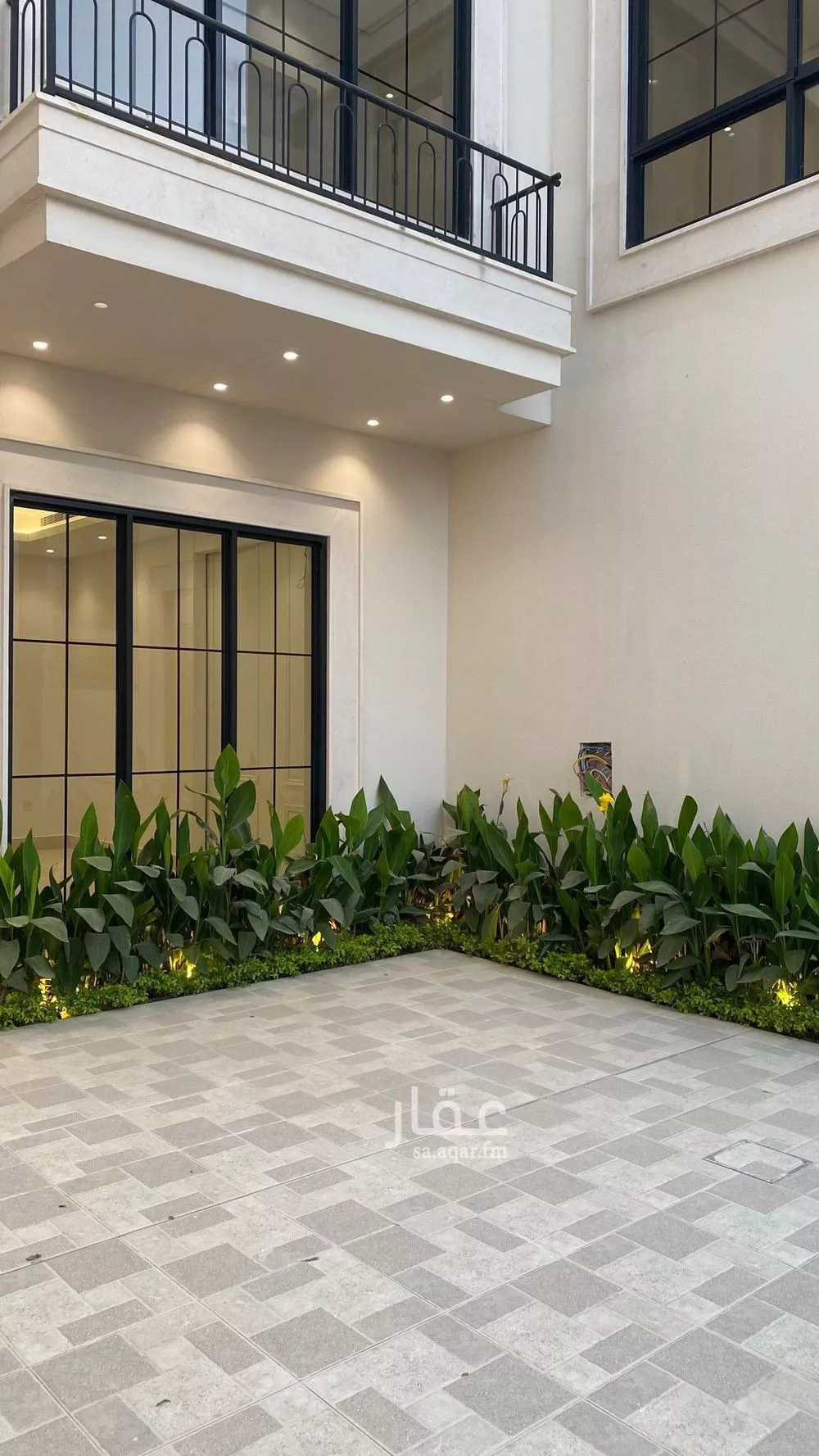 5 bedroom villa in Al Mahdiyyah 2