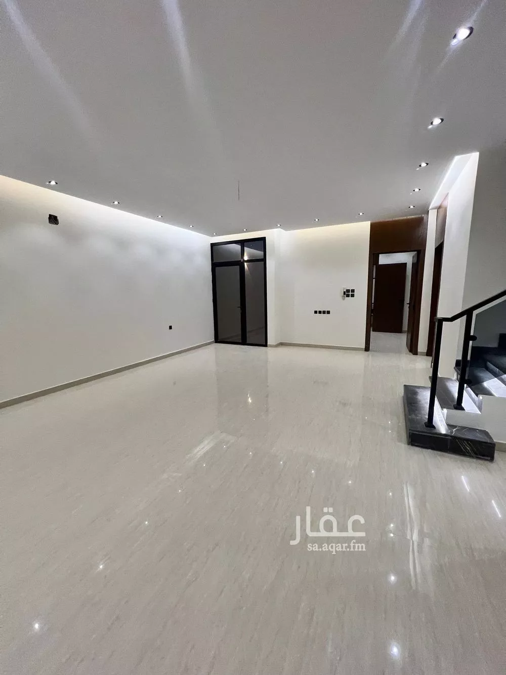 فيلا 5 غرف في طويق 10