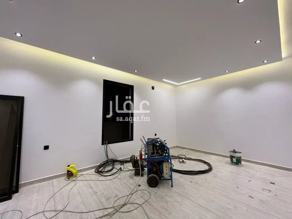 فيلا 5 غرف في طويق 18
