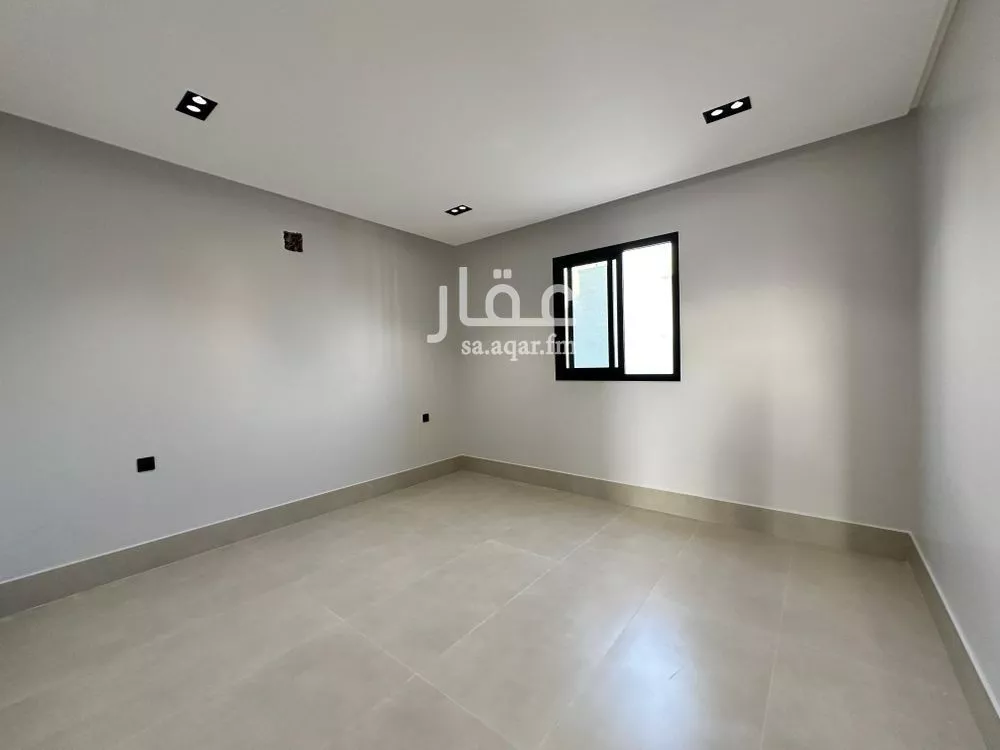 فيلا 6 غرف في العريجاء الغربية 18