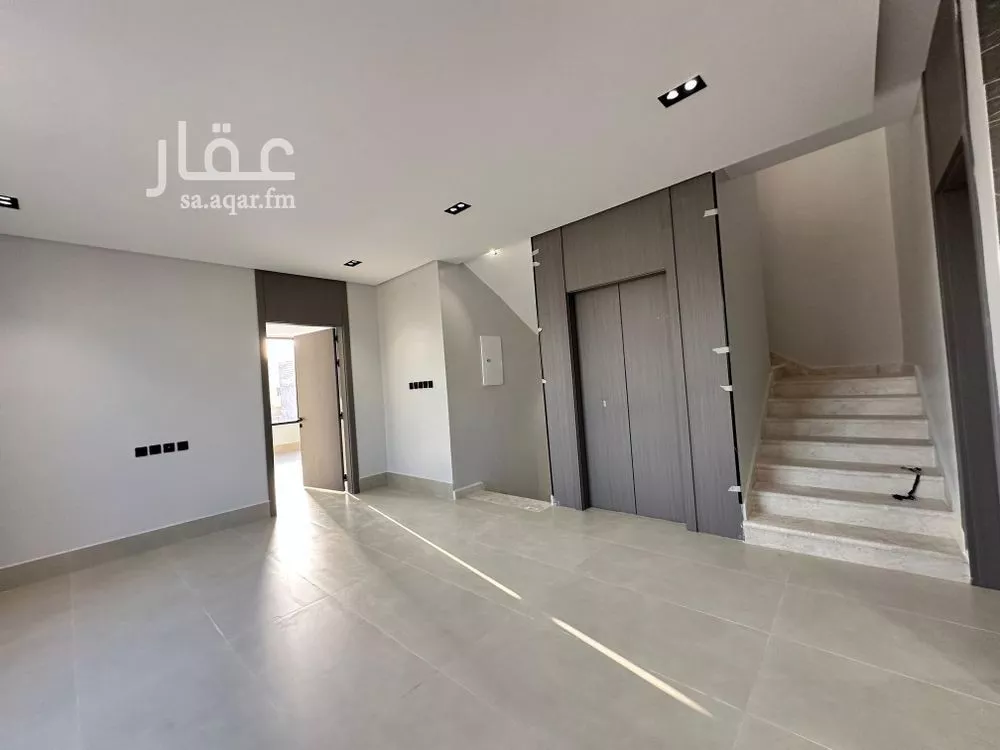 فيلا 6 غرف في العريجاء الغربية 6