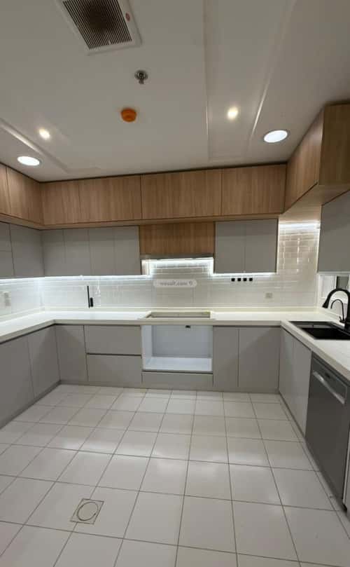 6 bedroom apartment in Al Hamra, Eastern Province 10