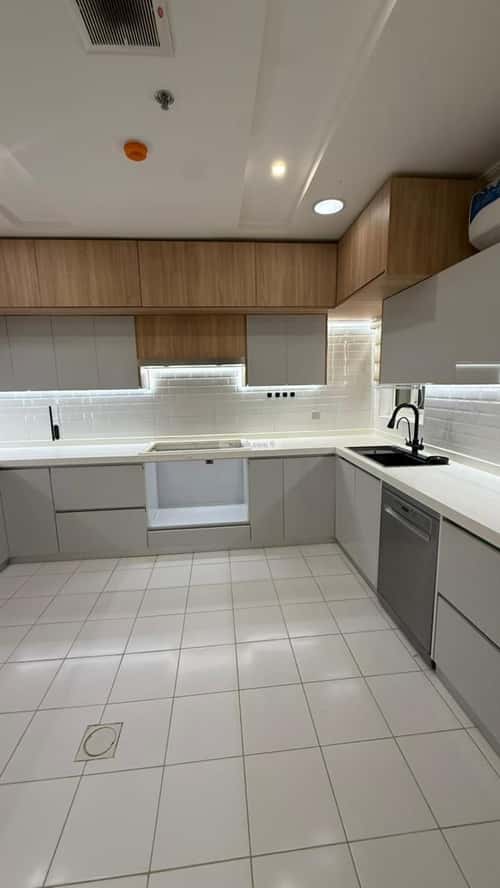 6 bedroom apartment in Al Hamra, Eastern Province 11