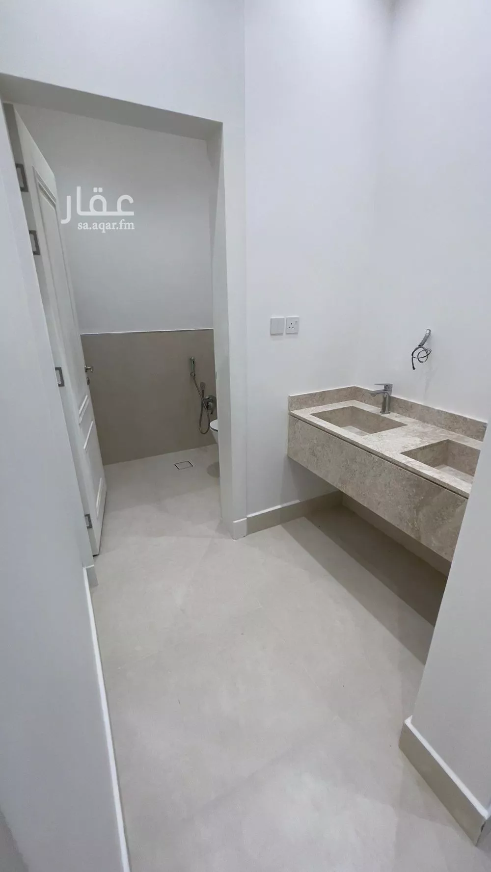 6 bedroom villa in Al Mahdiyyah 9