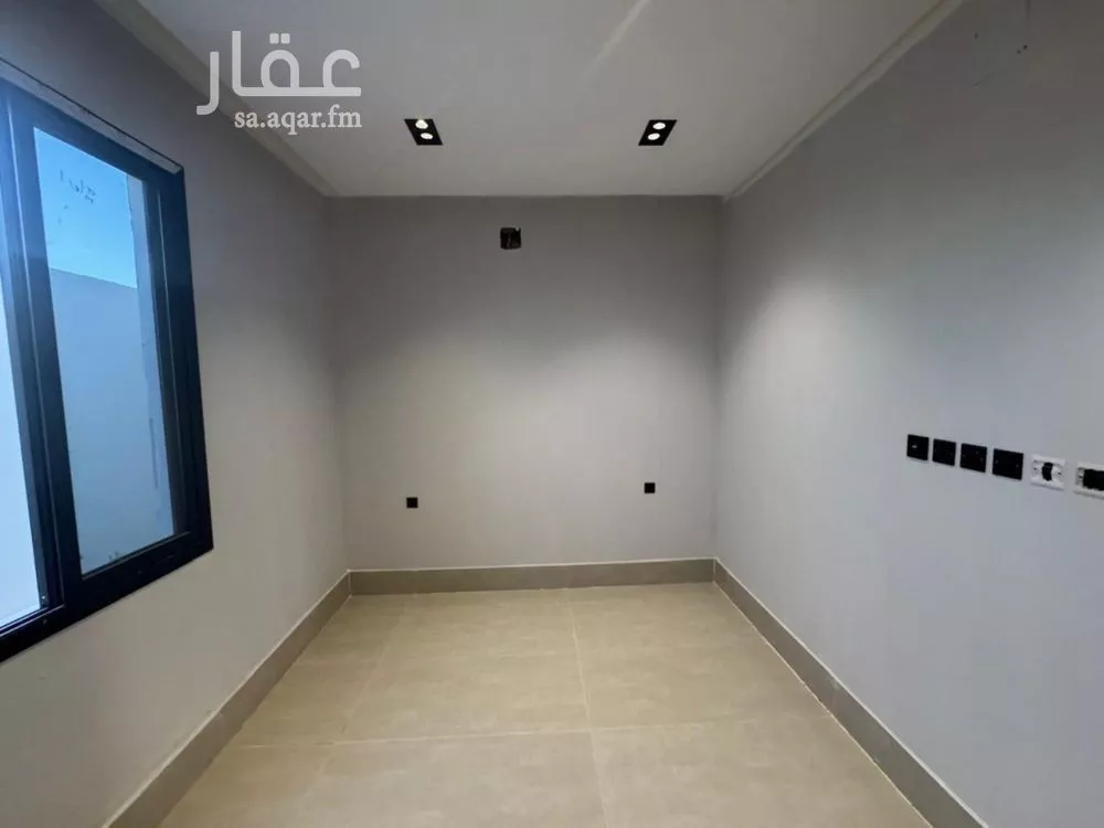 فيلا 5 غرف في عكاظ 12