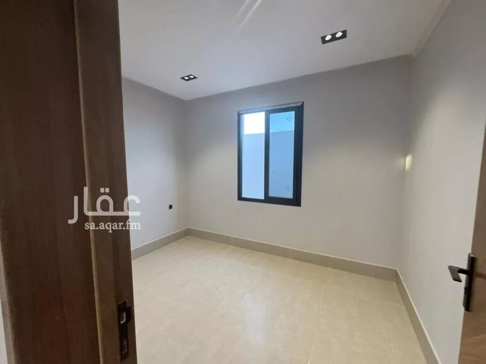 فيلا 5 غرف في عكاظ 13