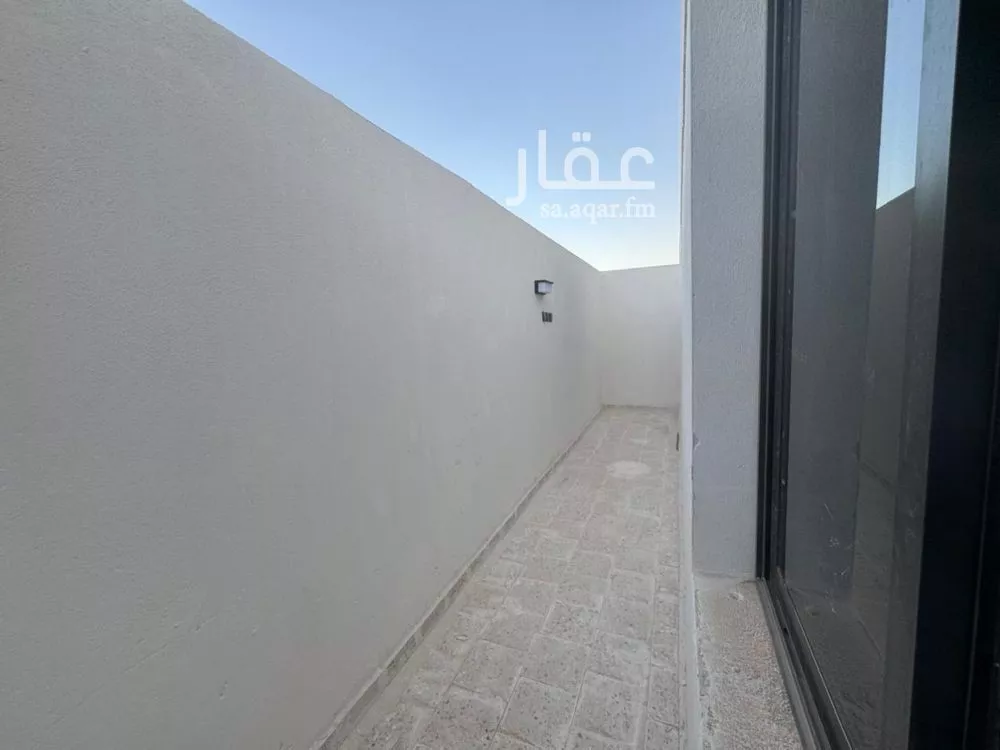 فيلا 5 غرف في عكاظ 16