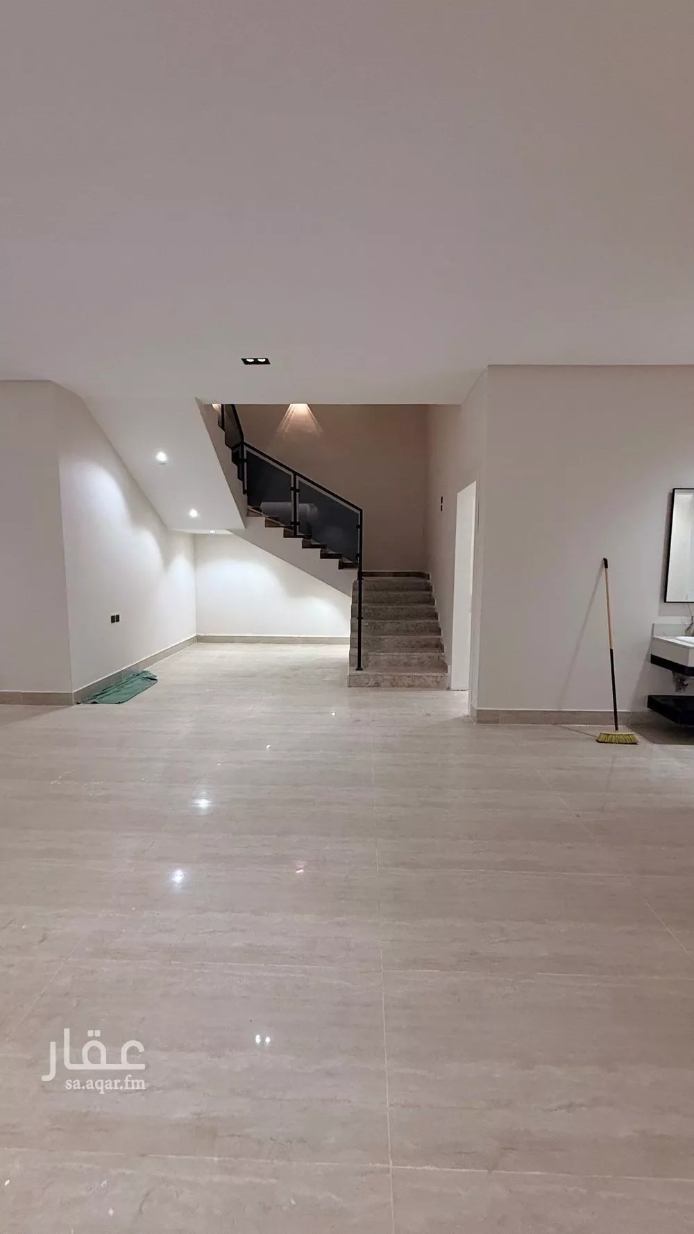 5 bedroom villa in Tuwaiq 4