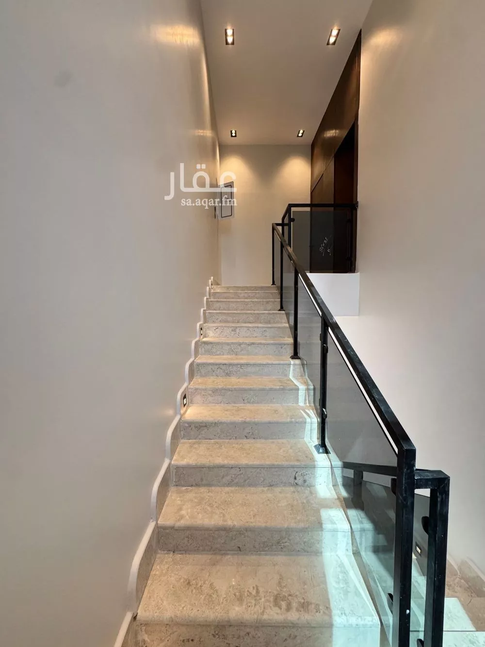 5 bedroom villa in Qurtubah 3
