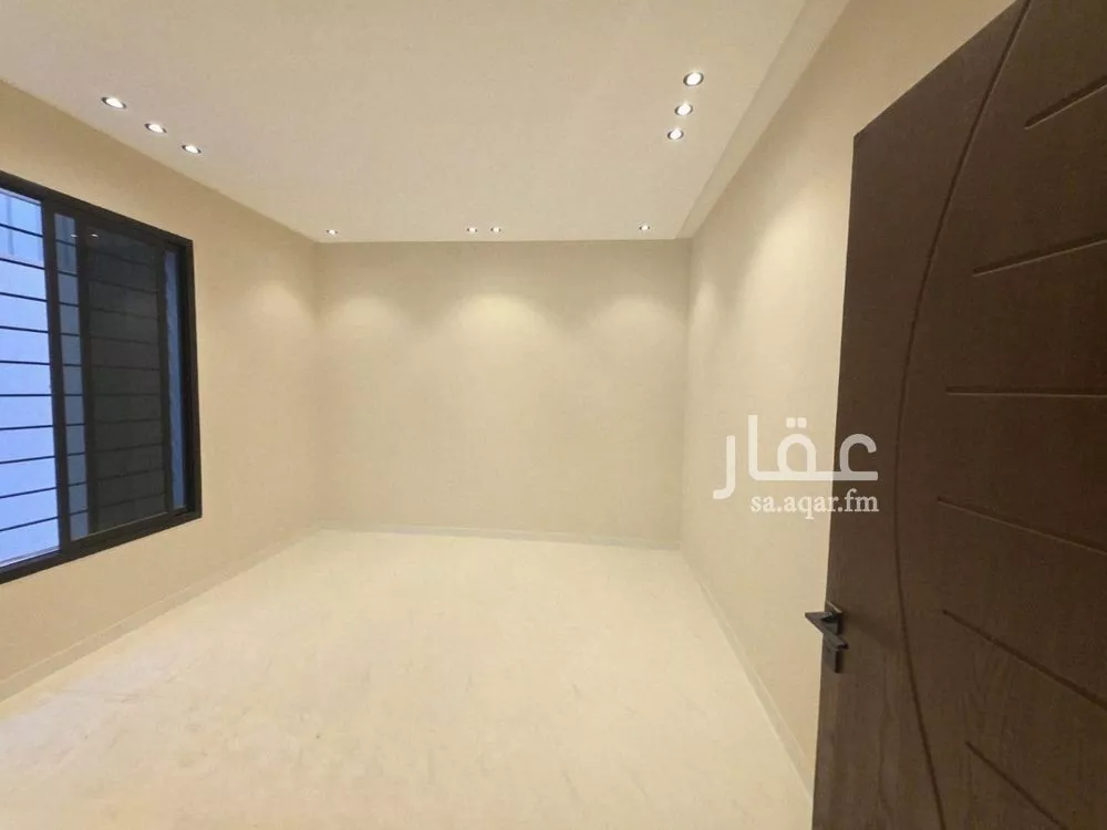 فيلا 5 غرف في بدر 17