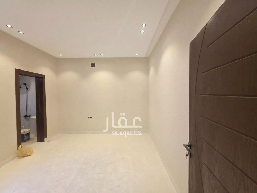 فيلا 5 غرف في بدر 18