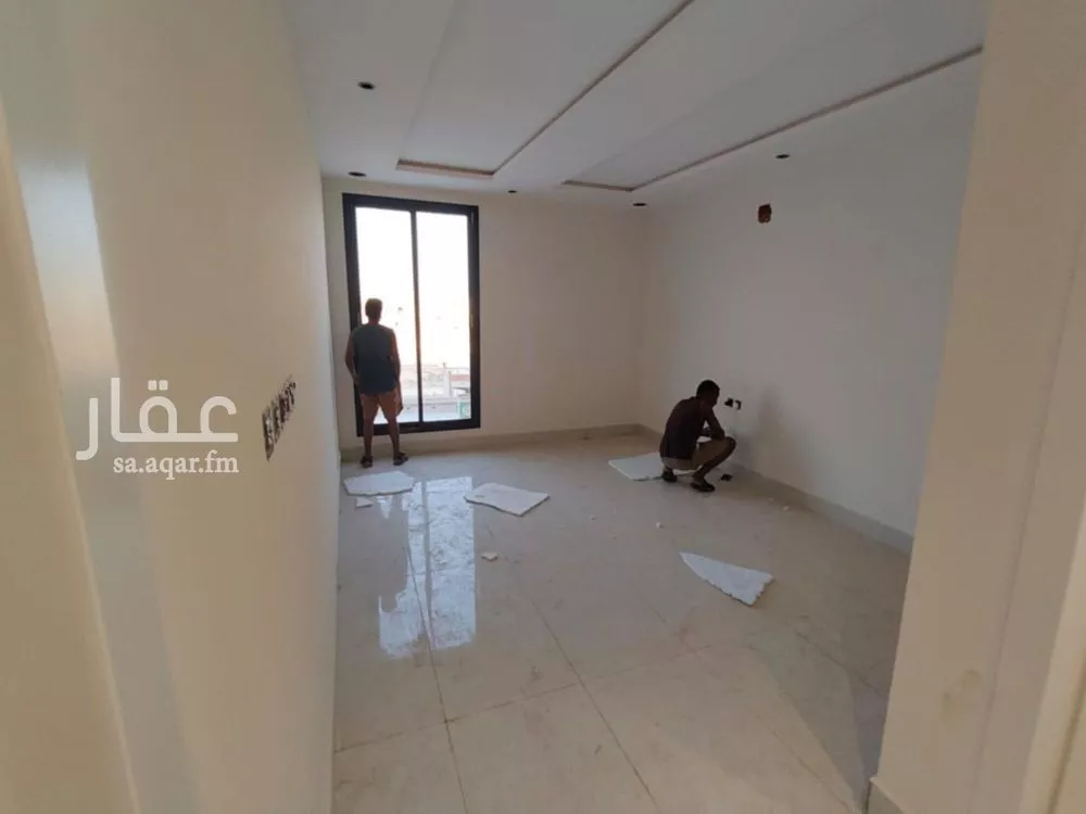 فيلا 5 غرف في طيبة 11