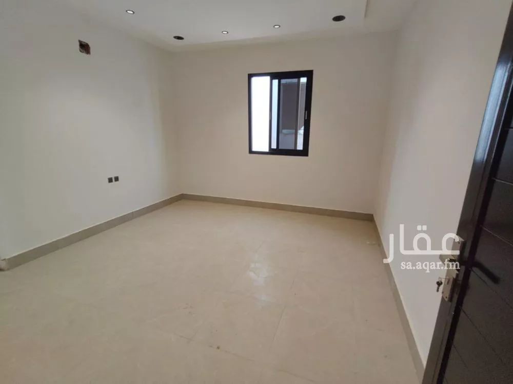 فيلا 5 غرف في طيبة 16